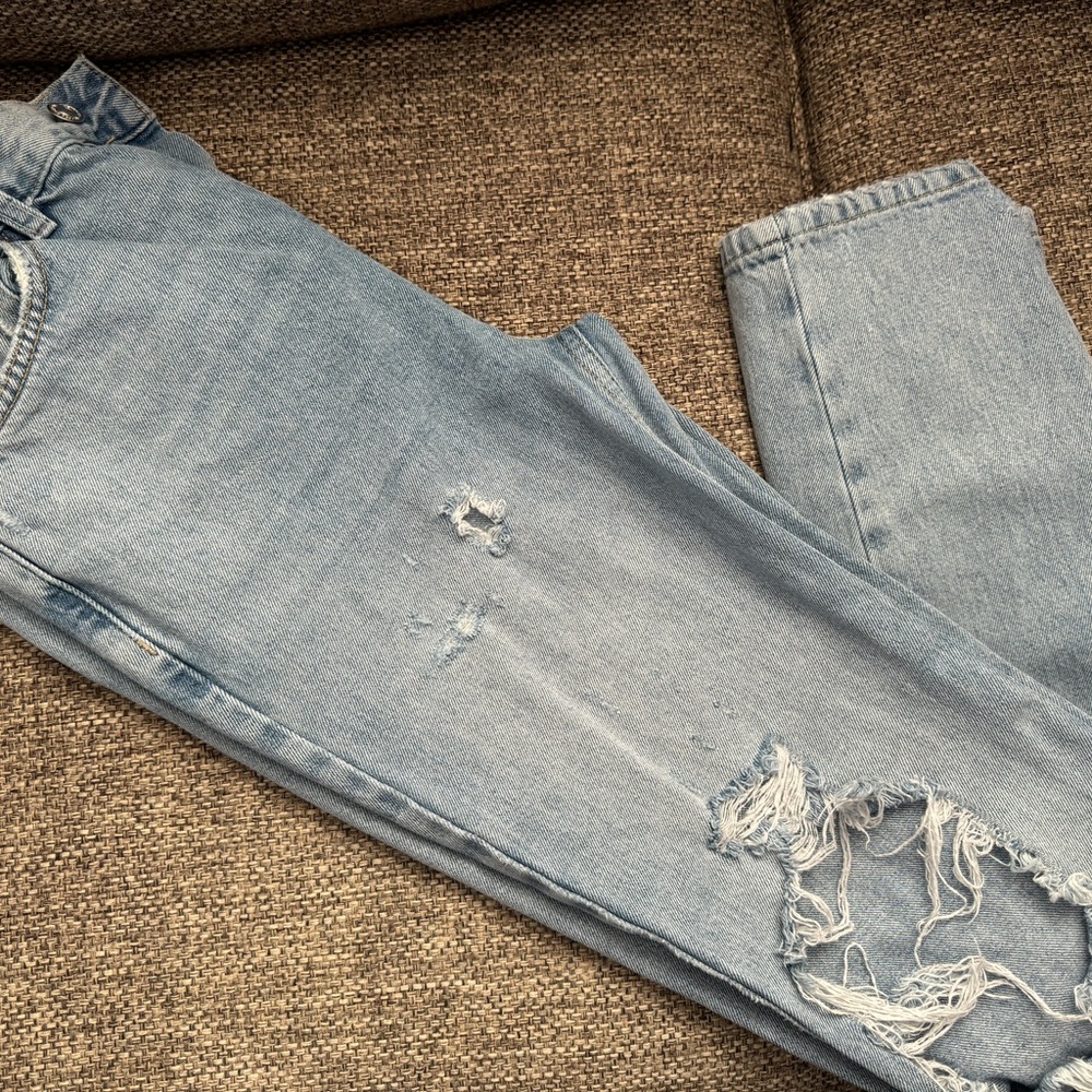 Free people distressed straight leg jeans - size 26